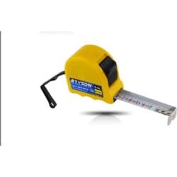 Sarı Profesyonel Şerit Metre 8x25 mm - Sarı renkli profesyonel şerit metre, 8 metre uzunluk ve 25 mm genişliğinde. Geniş alan ölçümü için ideal; orta şantiye işleri, geniş alan ölçümü, perdedüvar imalatı işlerinde tercih edilir. Otomatik geri sarma mekanizması ve dayanıklı çelik şerit yapısıyla profesyonel günlük kullanım için tasarlanmıştır.