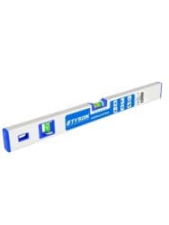 Mıknatıslı Su Terazisi 80 cm - Profesyonel Kontrol Aleti - Mıknatıslı su terazisi 80 cm boy. Şantiye montaj, perde duvar kontrolü, kalıp düzeltme işlerinde yatay, dikey ve 45° eğim kontrolü için profesyonel ölçüm aleti. Güçlü mıknatıs sayesinde metal yüzeylerde sabitlenir; tek başına ölçüm yapma imkânı sağlar. Şantiye işleri için standart uzun boy.